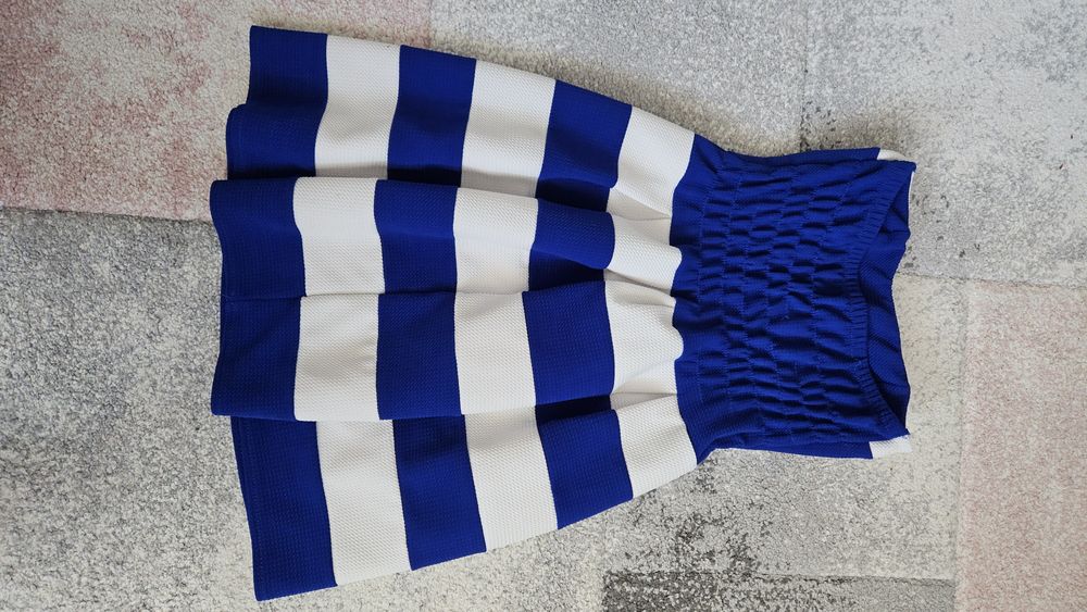 Елегантна дамска рокля S/M – синьо и бяло райе