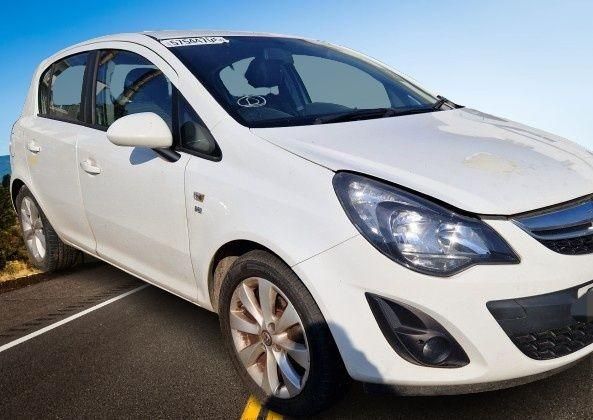 Dezmembrez 1.3 cdti A13DTC F17 4 usi alb Z474 Opel Corsa D facelift