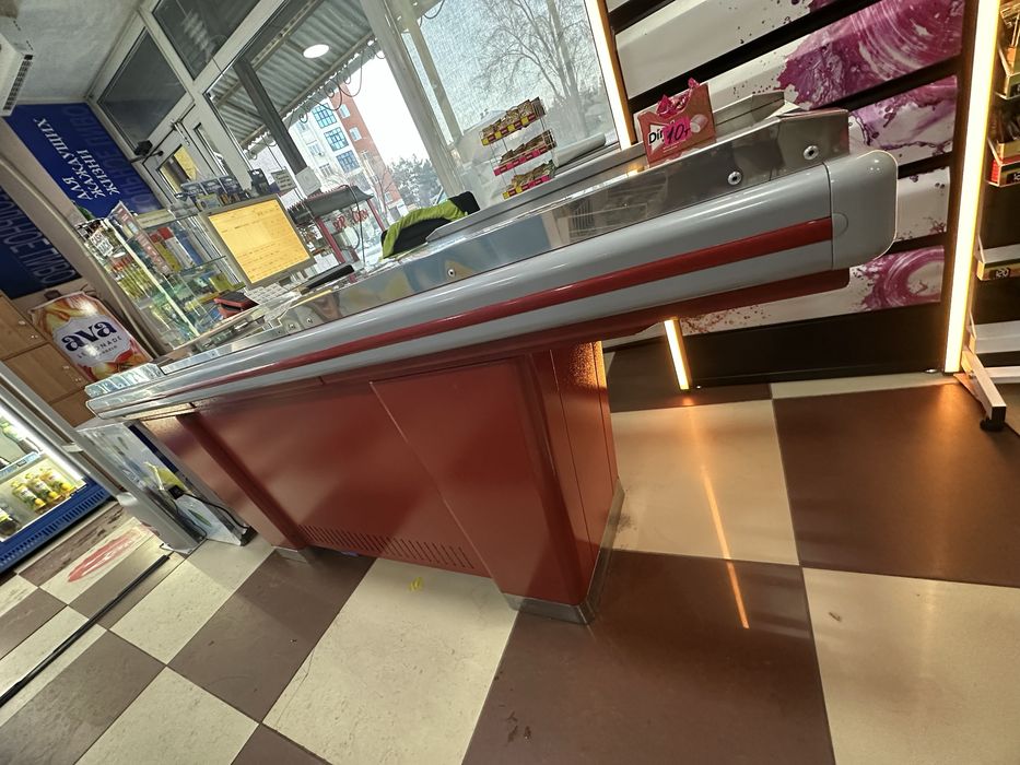 Продаю кассовый стол!