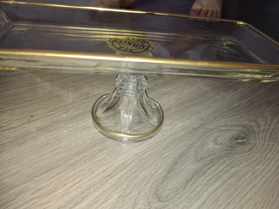 Продаются вазы для печенного и фруктов.