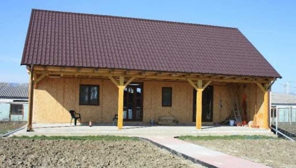 Case moderne pe structura metalica, cabane tip A la cheie