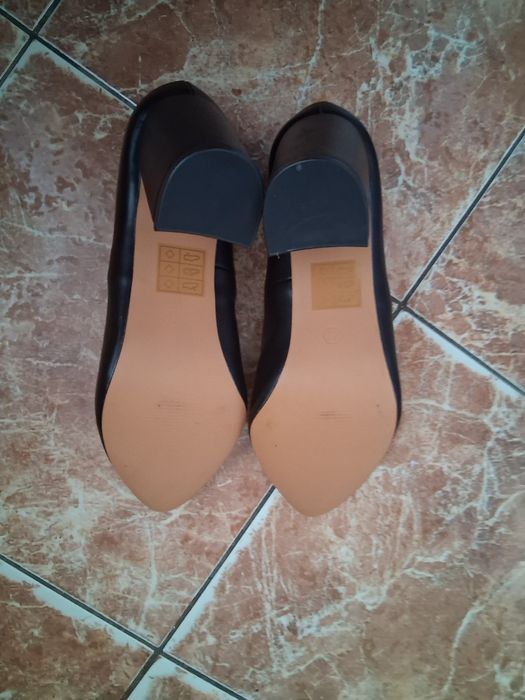 Pantofi stiletto noi cu eticheta