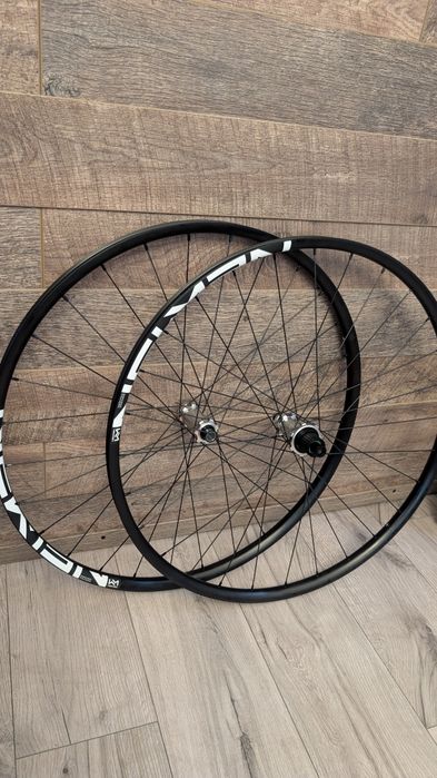 Set roti Newmen Fade boost 29er