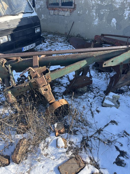 Tractor U650 plug si remorca