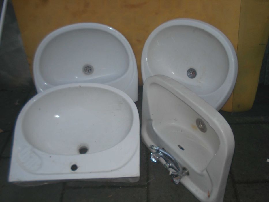 Chiuvete 8 BUCATI si scaun WC din portelan alb BAIE - MULTE dimensiuni