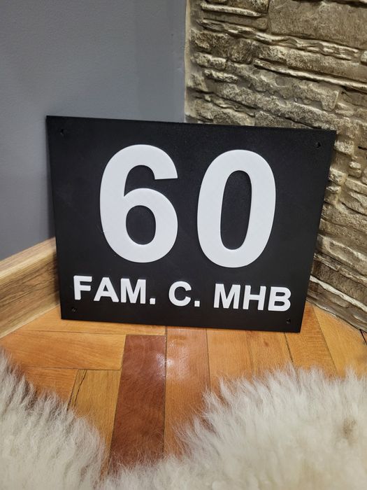 Număr casă personalizat – placă modernă