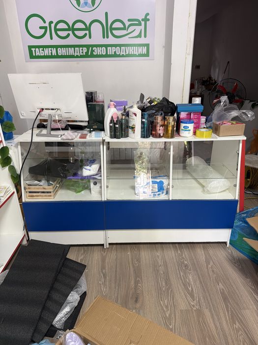 Шкаф для магазина