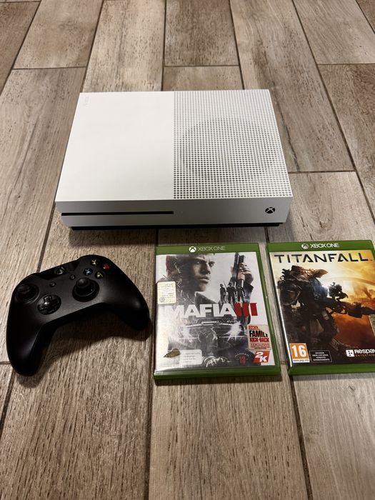 Consola Xbox One S/500GB/ 1x Joystick/ 2 Jocuri