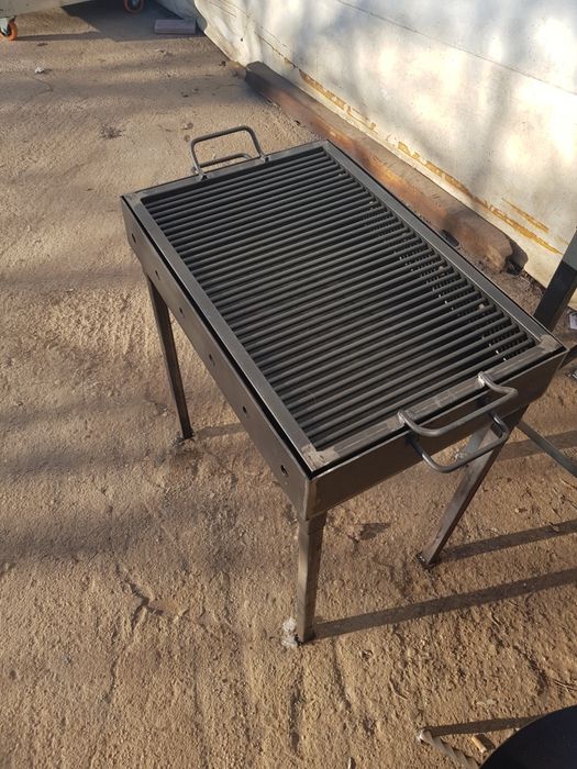 Gratar gradina picnic 60x40x10x3 cu bare rotative