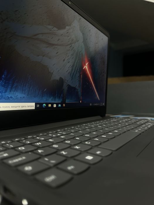Ноутбук офисный Lenovo V15