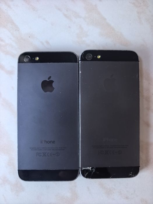 Продаю 2 iPhone 5 на запчасти