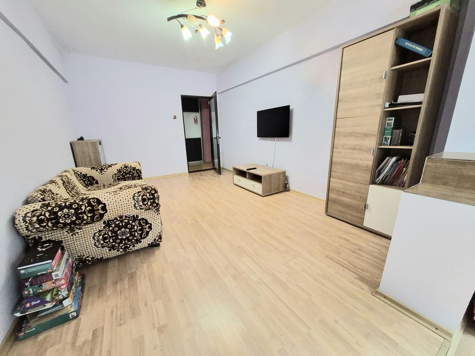 Închiriez 2 camere micro 17 parter