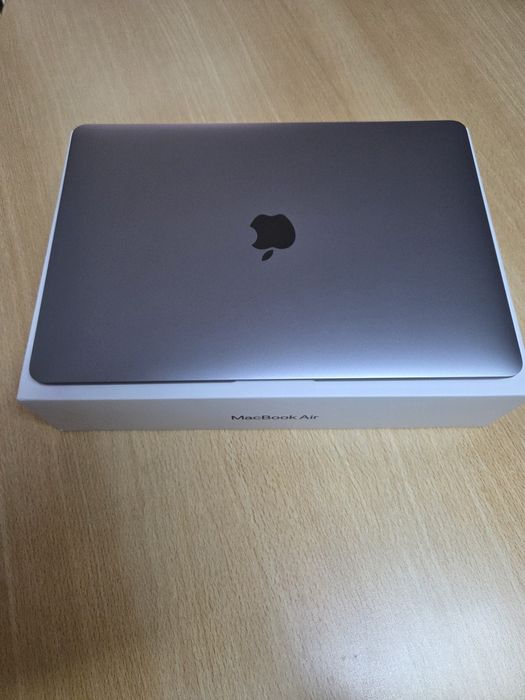 MacBook Air/M1/8 GB RAM/256 GB SSD/Space Gray-13 inch