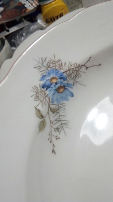 Порцеланово плато  по 30 лева и чинии