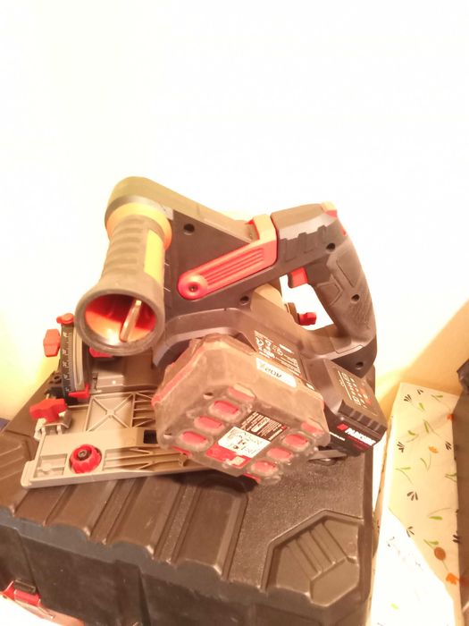 Акумулаторен циркуляр parkside performance