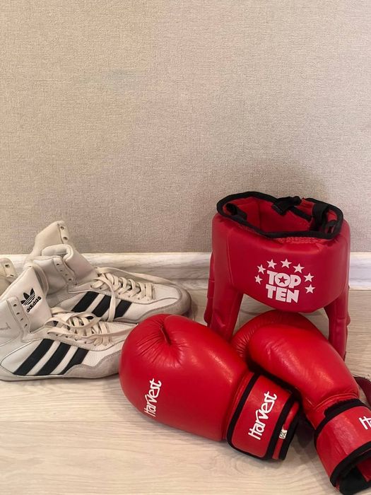 Боксёрские вещи.