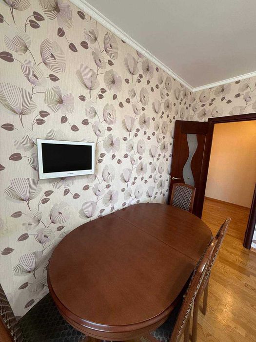 Продам 4 комнатную квартиру