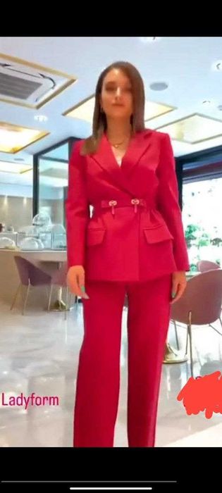 Продается женский  костюм  двойка Турция размер 36-38