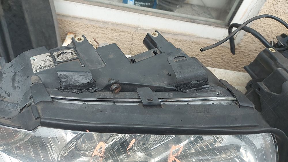 Оригинални фарове AUDIB6 2001/2005г. VALEO