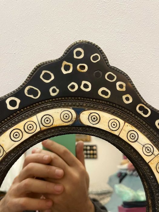 Oglinda cu rama din sidef montat pe cupru bibelou bibelouri veche