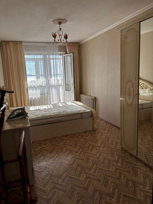 Продам спальный гарнитур