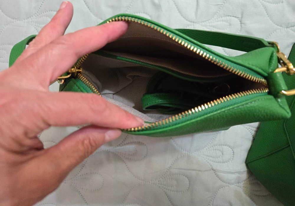 Продам женские сумочки KangTaiNa