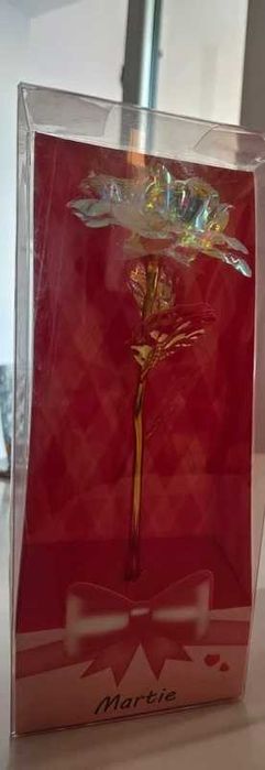 Trandafir Cristalizat, Aranjament floral, trandafir etern