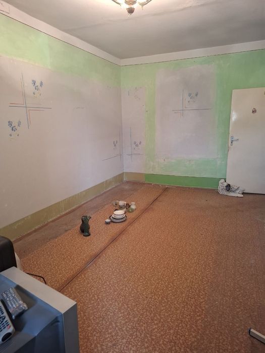 Продаётся   Чиланзар  22 кв 1 ком квартира  с балконом 1,5х6  1/3/4