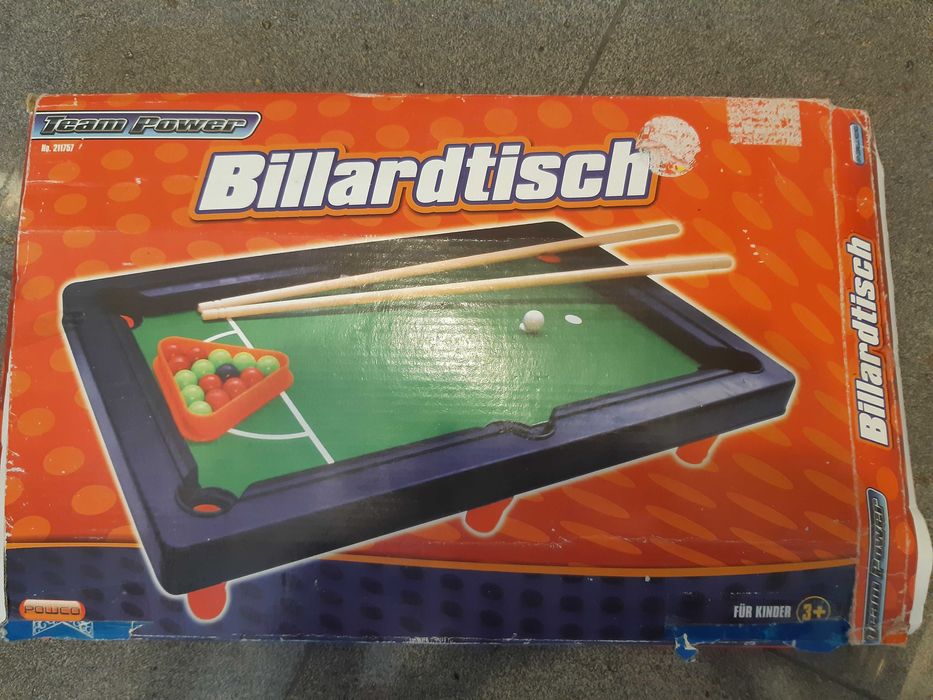 Различни настолни игри и пъзели