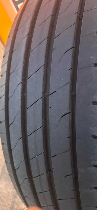 2бр. 215/65/17 Goodyear 6.8mm грайфер ,дот 23г. Безплатен монтаж