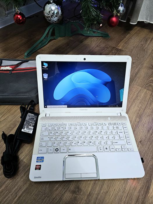 Мини лэптоп для работы Intel core i3 / 8 GB