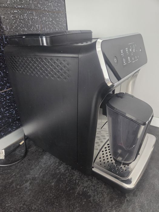 Espresor automat Philips latteGo