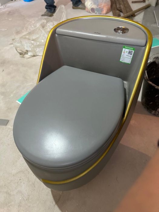 Продам новый унитаз