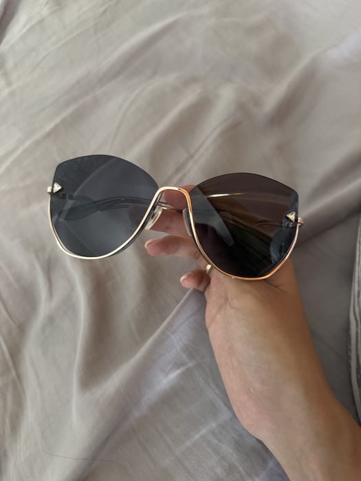 Солнцезащитные очки guess