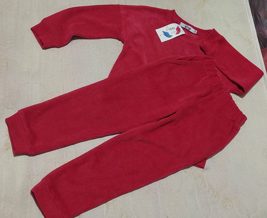 Костюм на девочку. 4/5 лет.