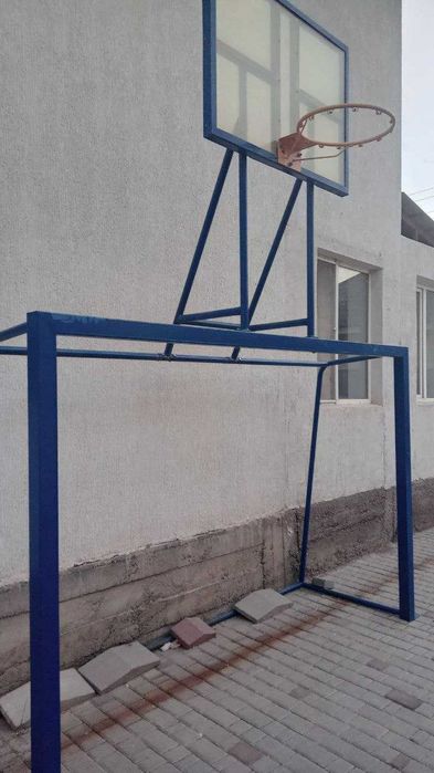 Футбольные ворота с баскетбольным кольцом
