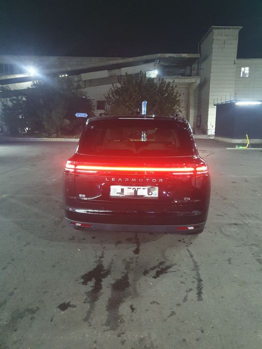 Leapmotor C16 
3- pozidsiya ledarni eng fuli 
10.000km yurgan.
Toshken