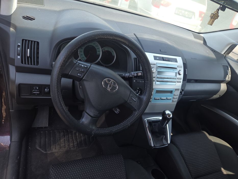 Toyota Corolla verso 2.0d4d na chasti / Тойота Корола версо 2.0д на части