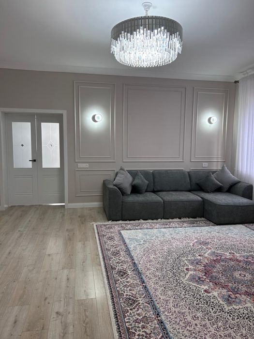 Продается диван для гостиной