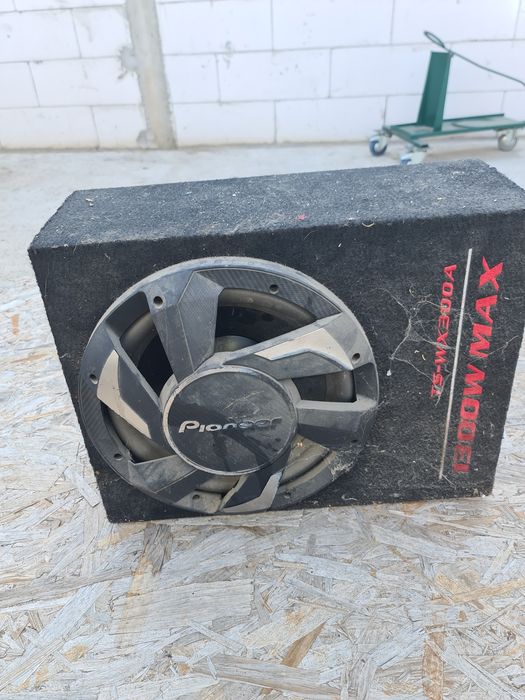 Tub bas Pioneer
Subwoofer Amplificat