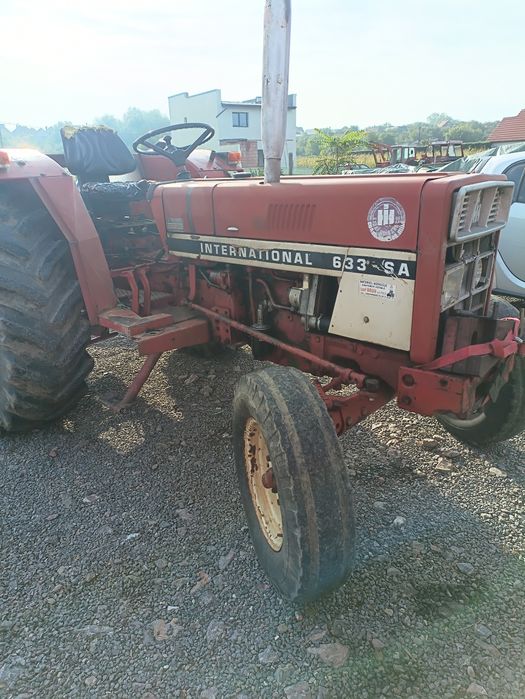 Tractor International  633 sa