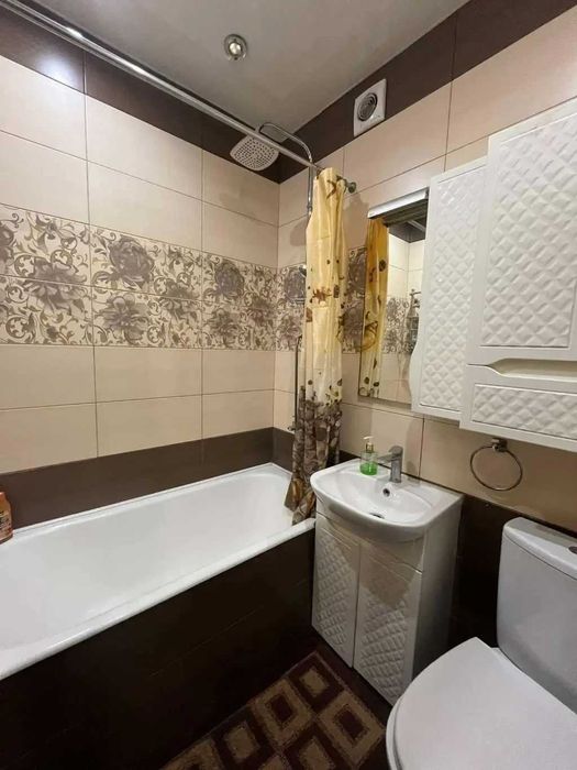 Дава се под наем Тристаен апартамент в София, Център - 90 кв.м за 612 € - Снимка #1