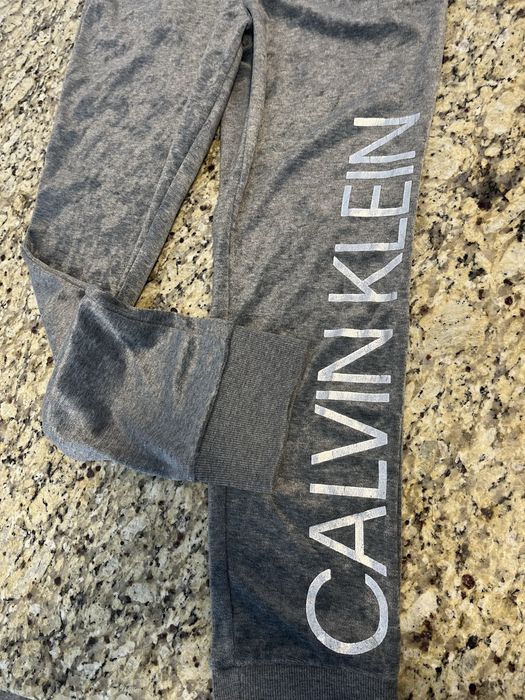 Маркови дрешки Calvin Klein NIKE