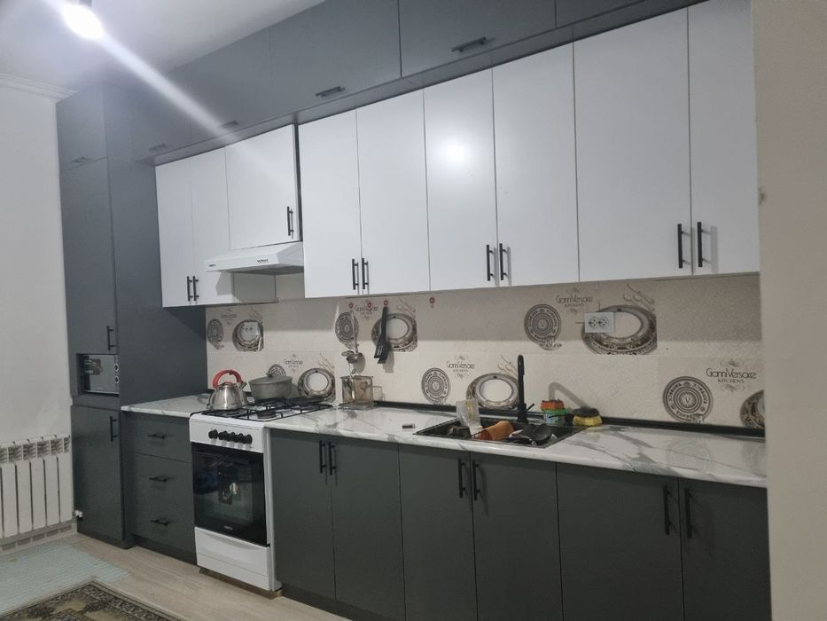 2 xonali kvartira sotiladi