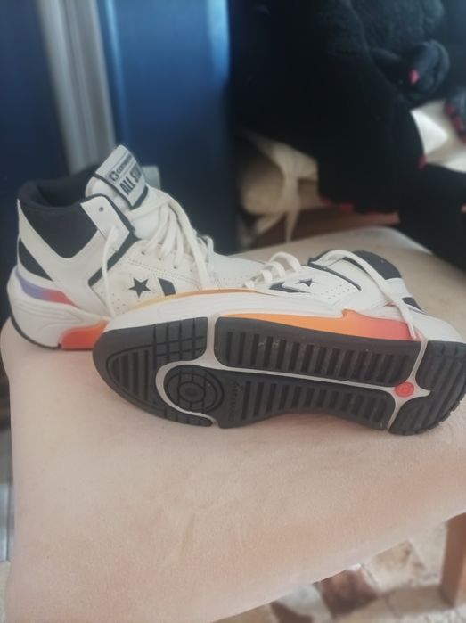 Convers естествена кожа