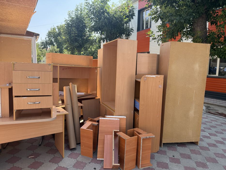 Продается офисные мебели