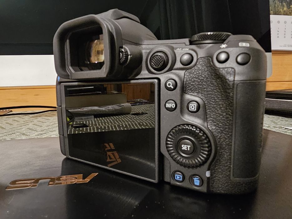 Canon R5 mark II aproape nou