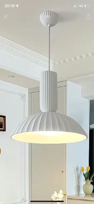 Продам люстру , материал гипс