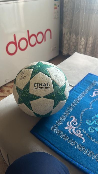 Мячик б/у почти новый