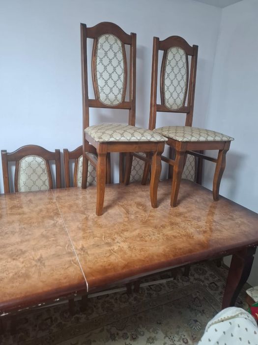 Продам стол с 12 стульями, 200 тыс , торг есть